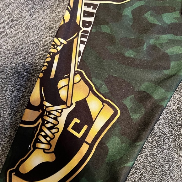 WWE Carmella Wild Bangarang L Leggings - Picture 3 of 4